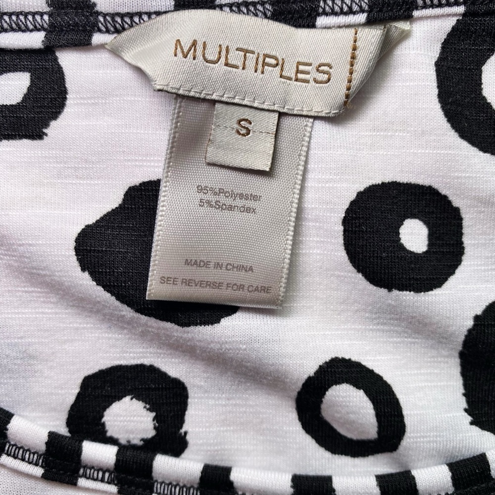 Multiples Monochrome Geometric Long Sleeve Top - Picture 7 of 12